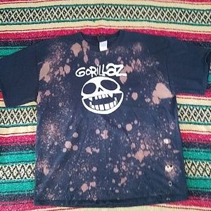 Black tie Gorillaz t-shirt
